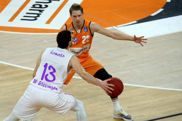 半程竞争愈 半程竞争愈